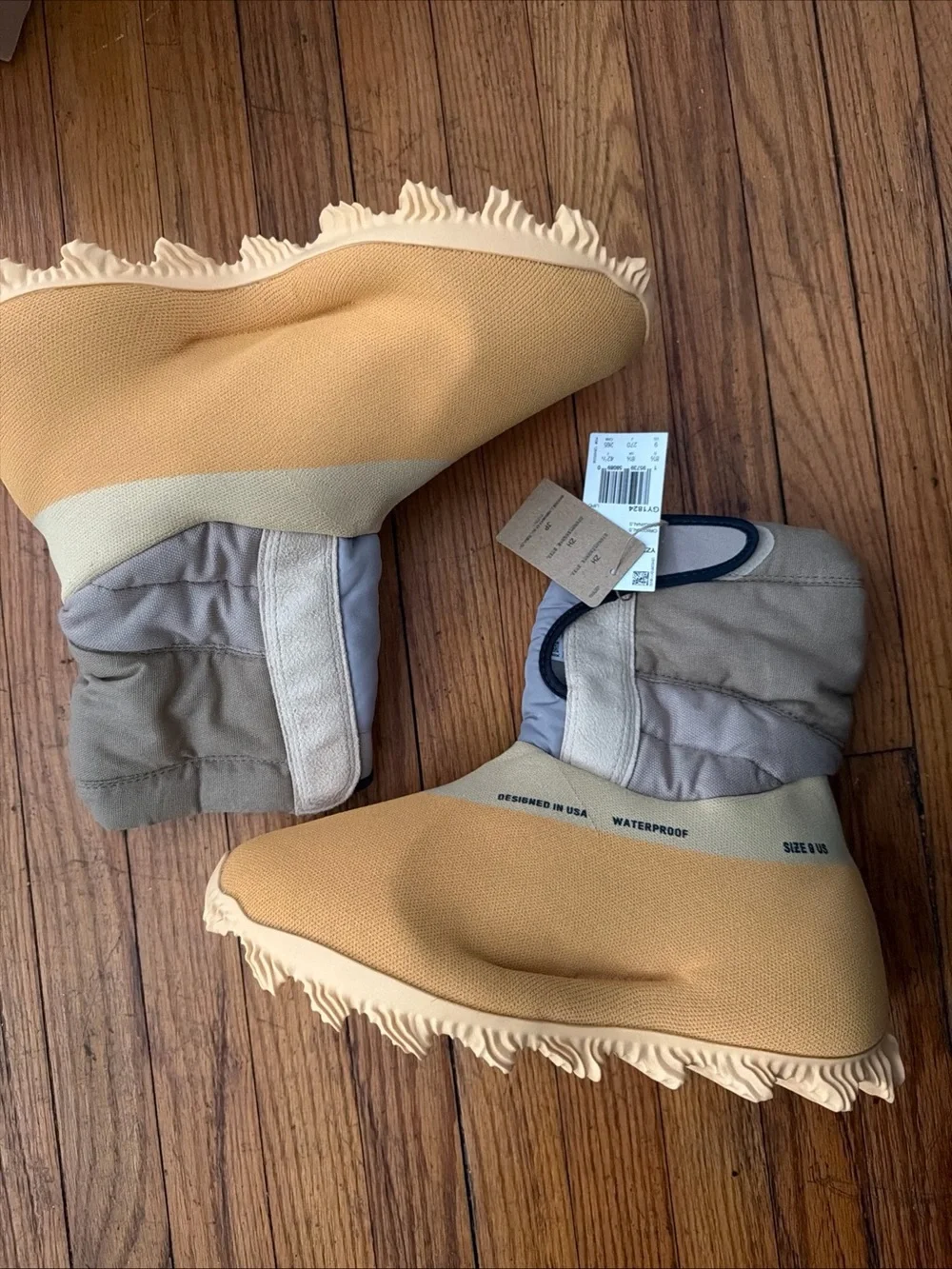Yeezy knit runner waterproof boots sulfurYellow & Taupe RARE!